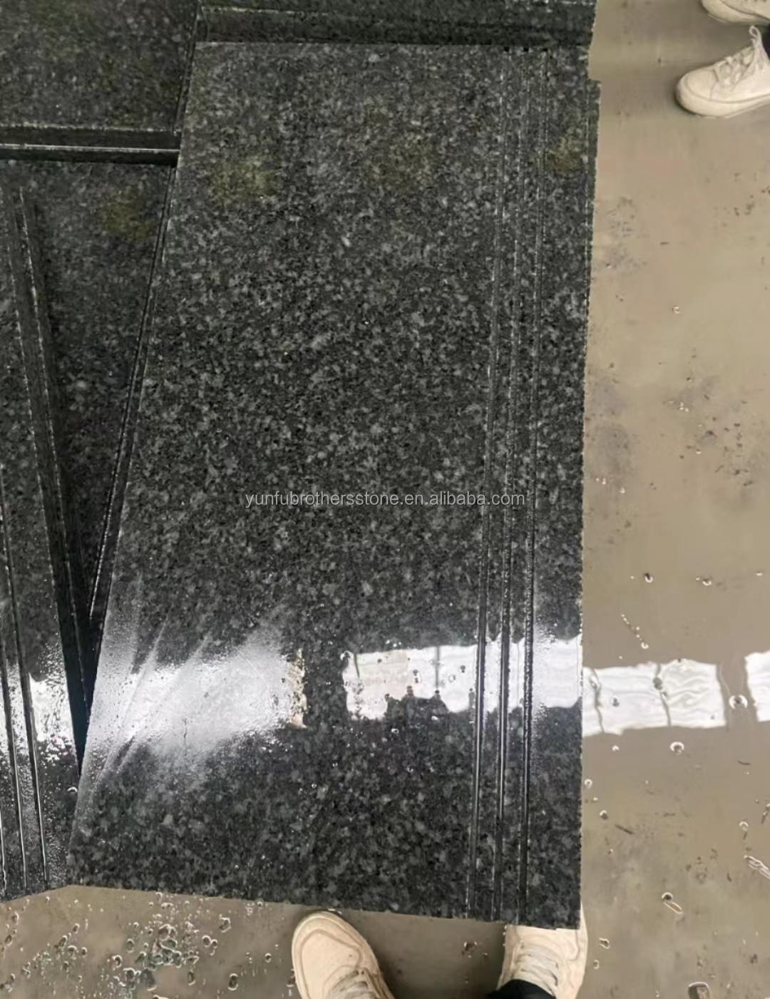 Chinese Granite Cut-To-Size Slab for Outdoor Flooring 30mm Polished Flamed Stone