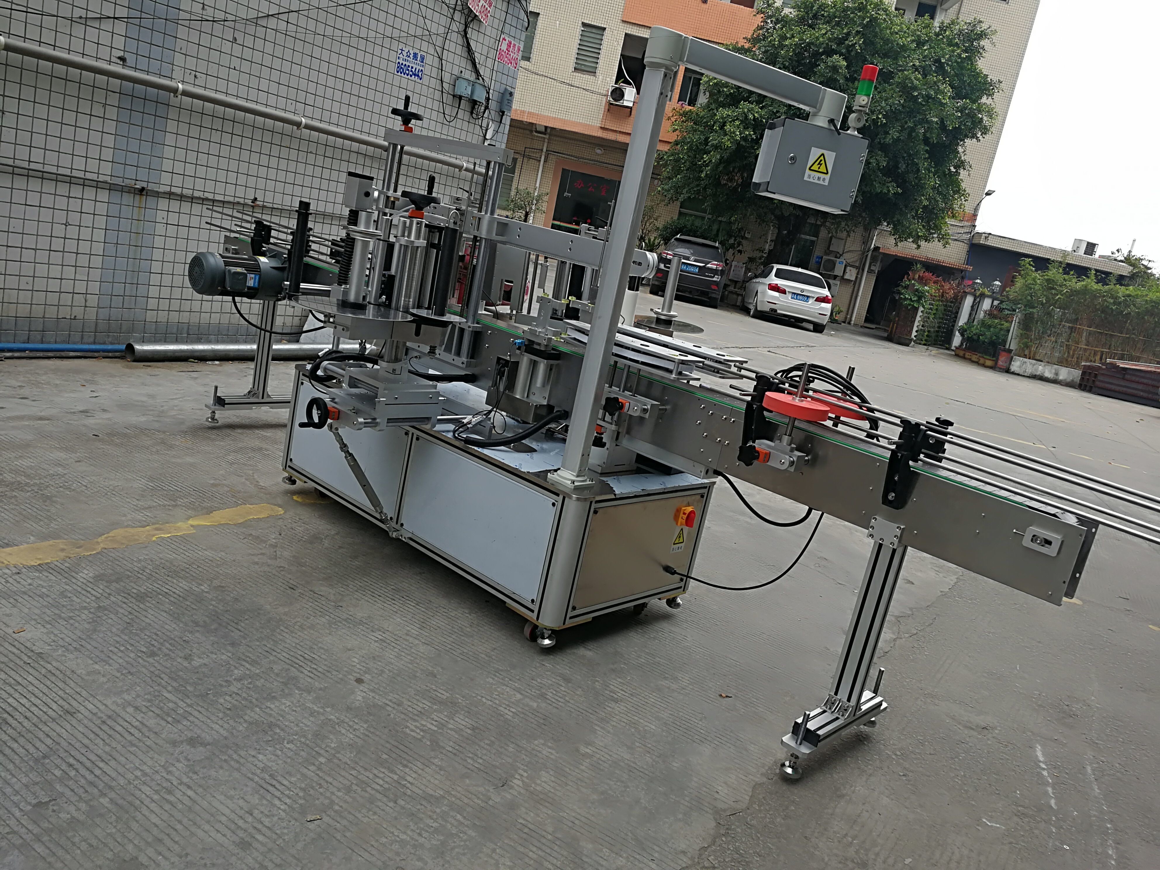 Self-Adhesive Sticker Labeling Machine With High Speed 200BS/Min