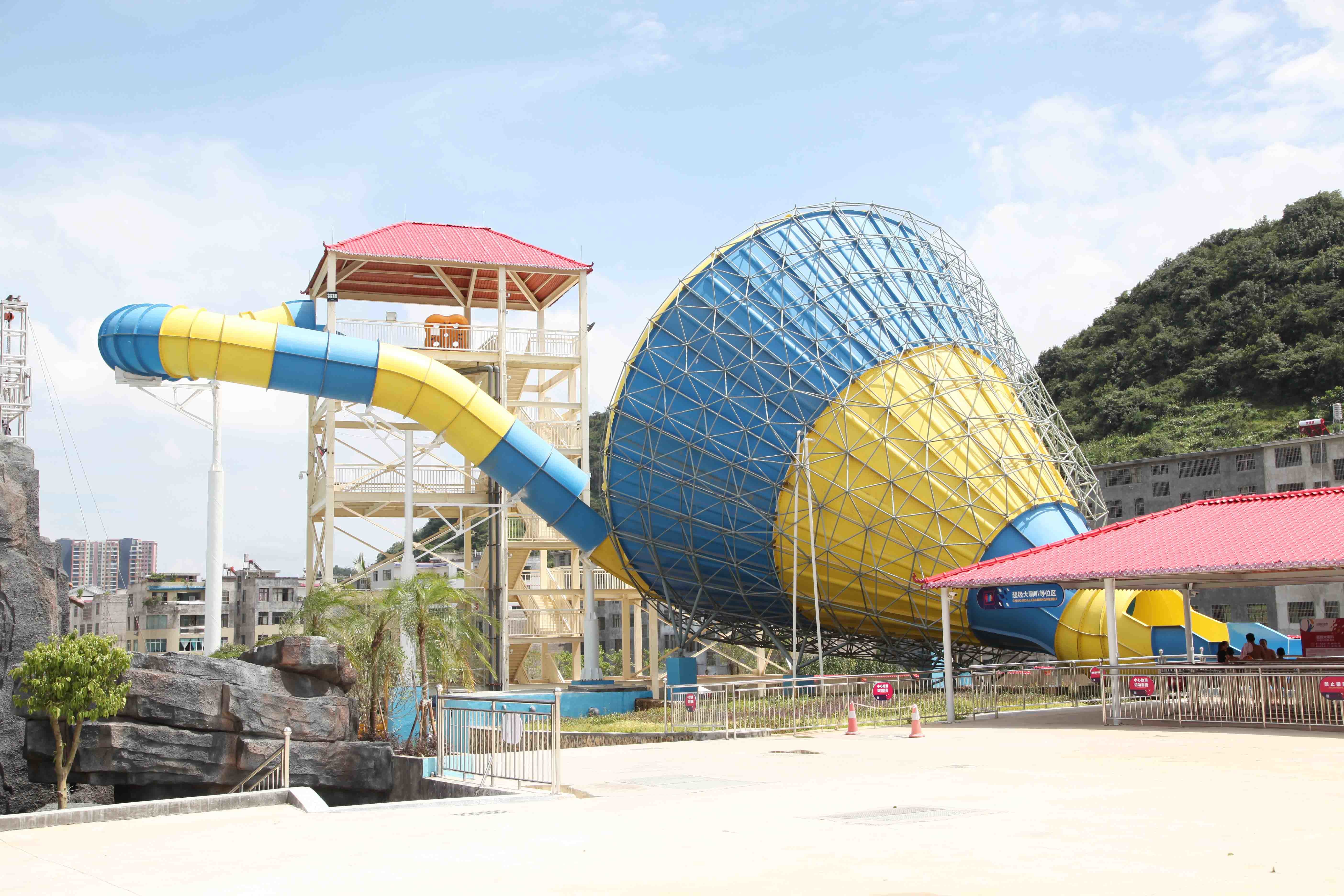 Customized Fiberglass Classical Tantrum Valley Water Park Rides 1 Year Waranty