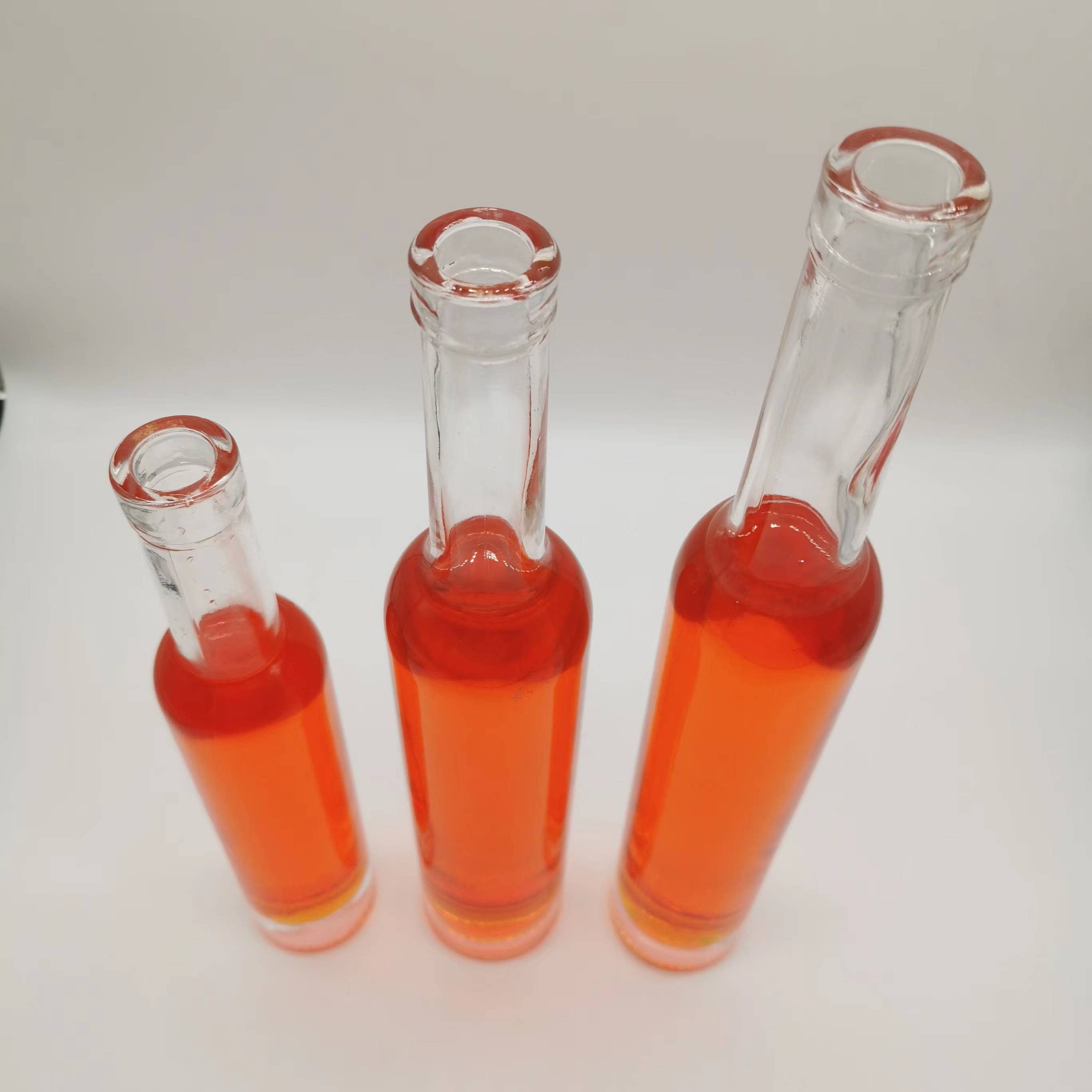 Delicate Appearance Tall Glass Bottle for Whisky Liquor Super Flint Glass Material