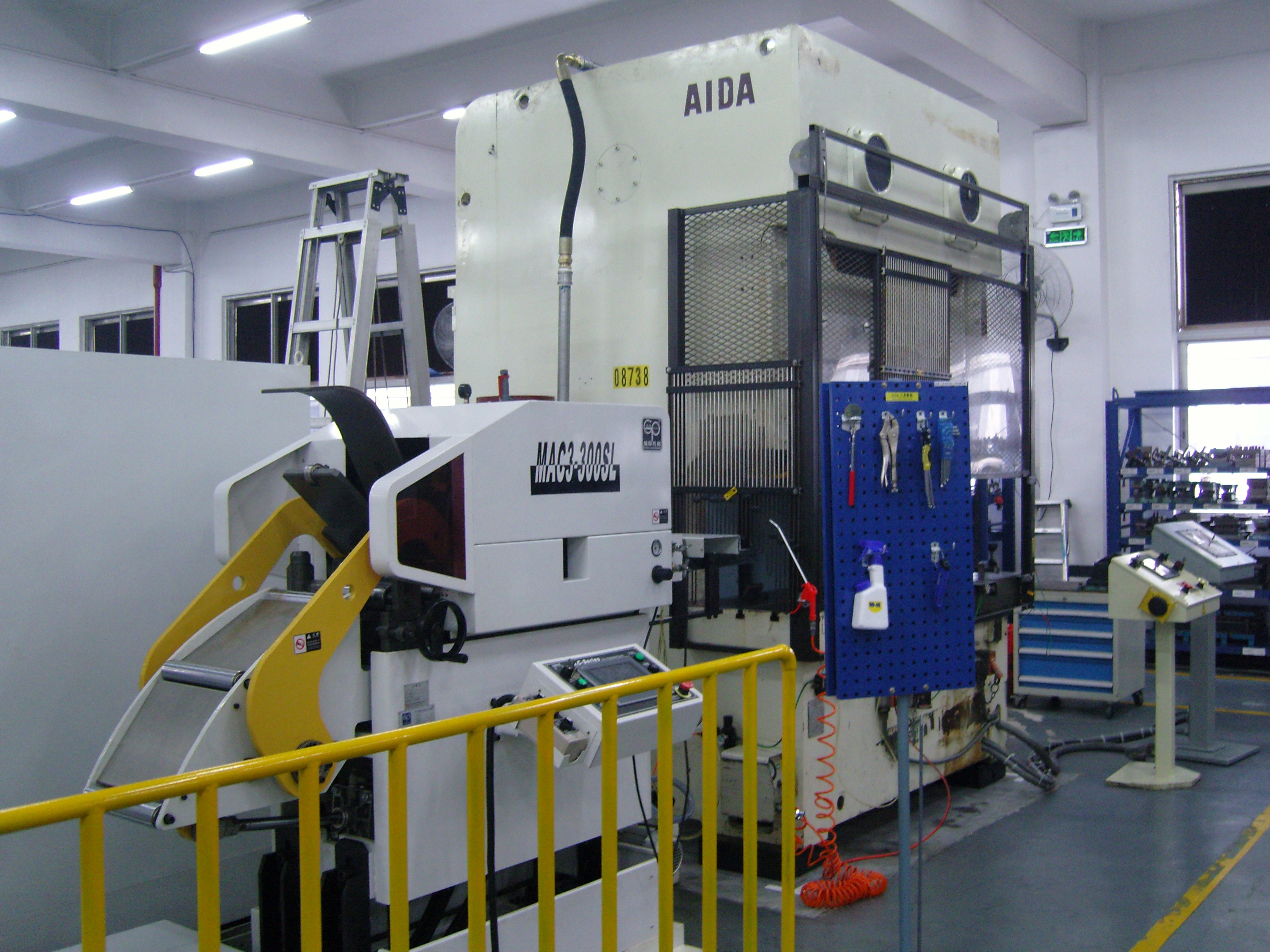 Metal Forming Stamping Upper 4 Down 3 Work Roll Decoiler Straightener Feeder Machine