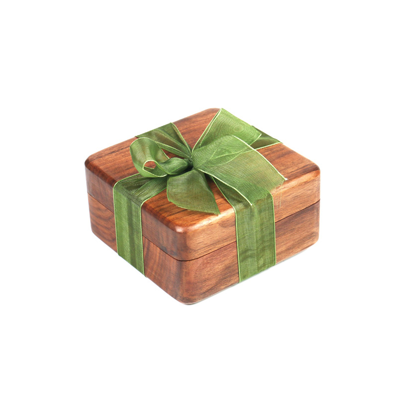 luxury Wooden box with lid ring jewelry box Wedding diamond ring gift box