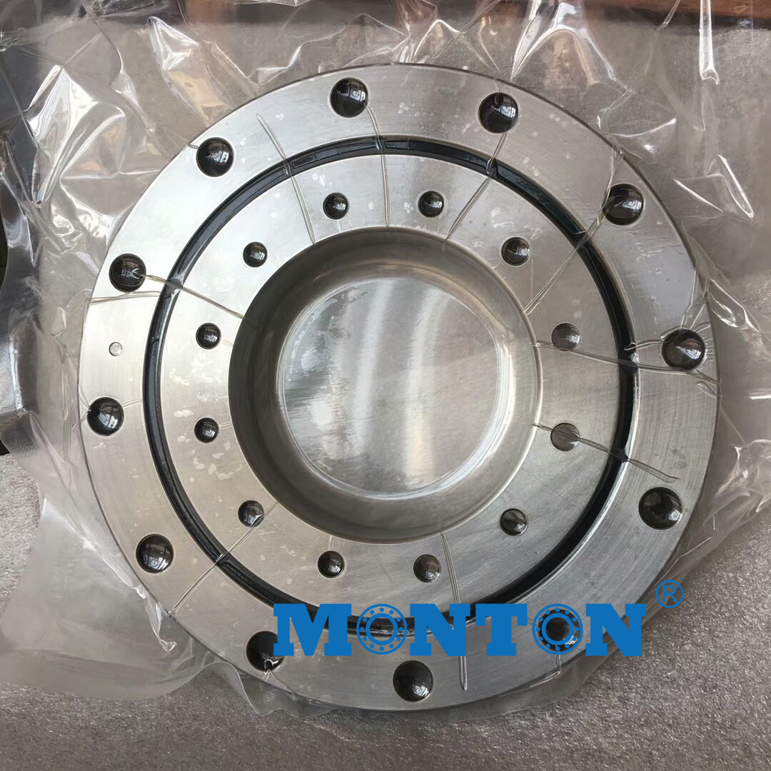 RU Special Type (non-separable Inner- or Outer Ring) RU special type is a bearing with integrated inner- and outer ring. It is being used in cases where high rotational accuracy of both the inner- and outer rings is required.