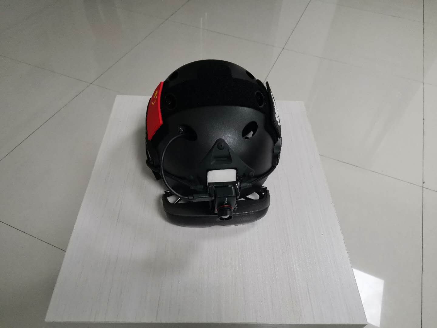 Unaware And Contactless Rapid Screening Smart Helmet