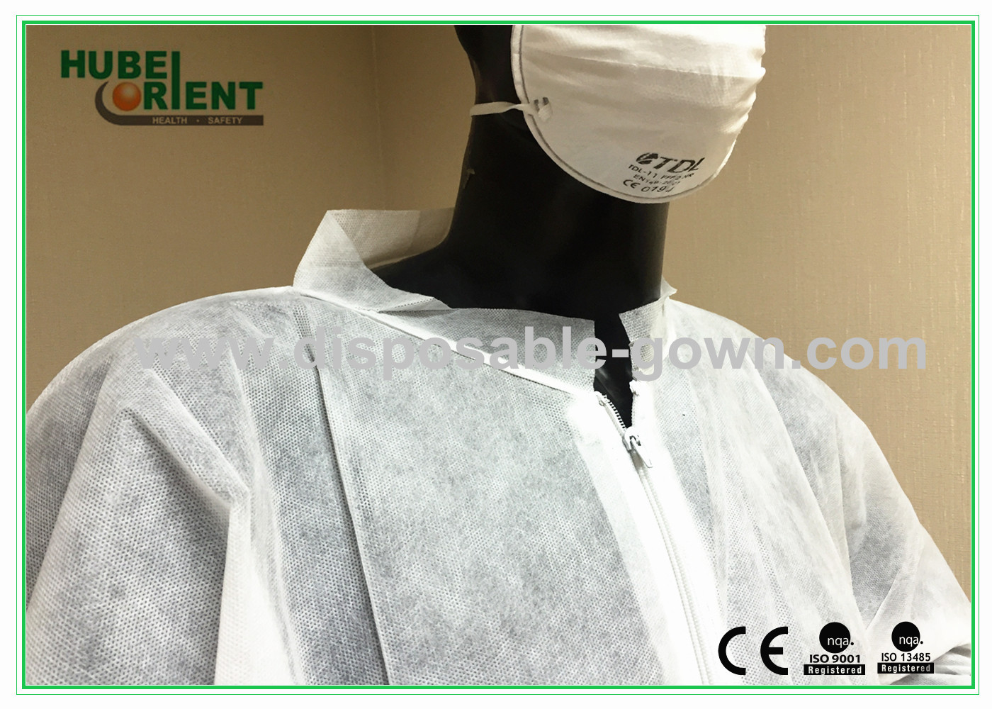 General Disposable Medical Lab Coat Waterproof For Doctors With Zip Closure