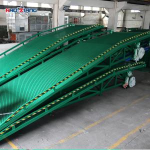 Manual Portable Forklift Ramp 1.2m-1.68m Height Adjustable Loading Dock Ramp