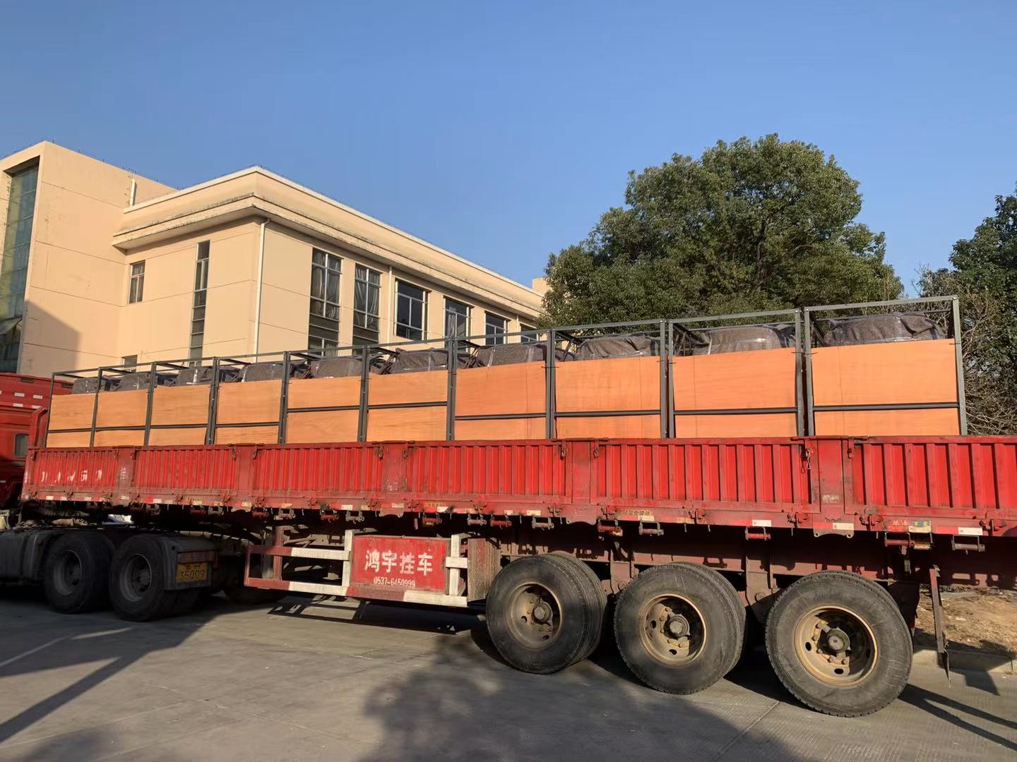 Customized Leather Electric Pickup Truck with 1500W Motor and 8-10 Hours Charging Time