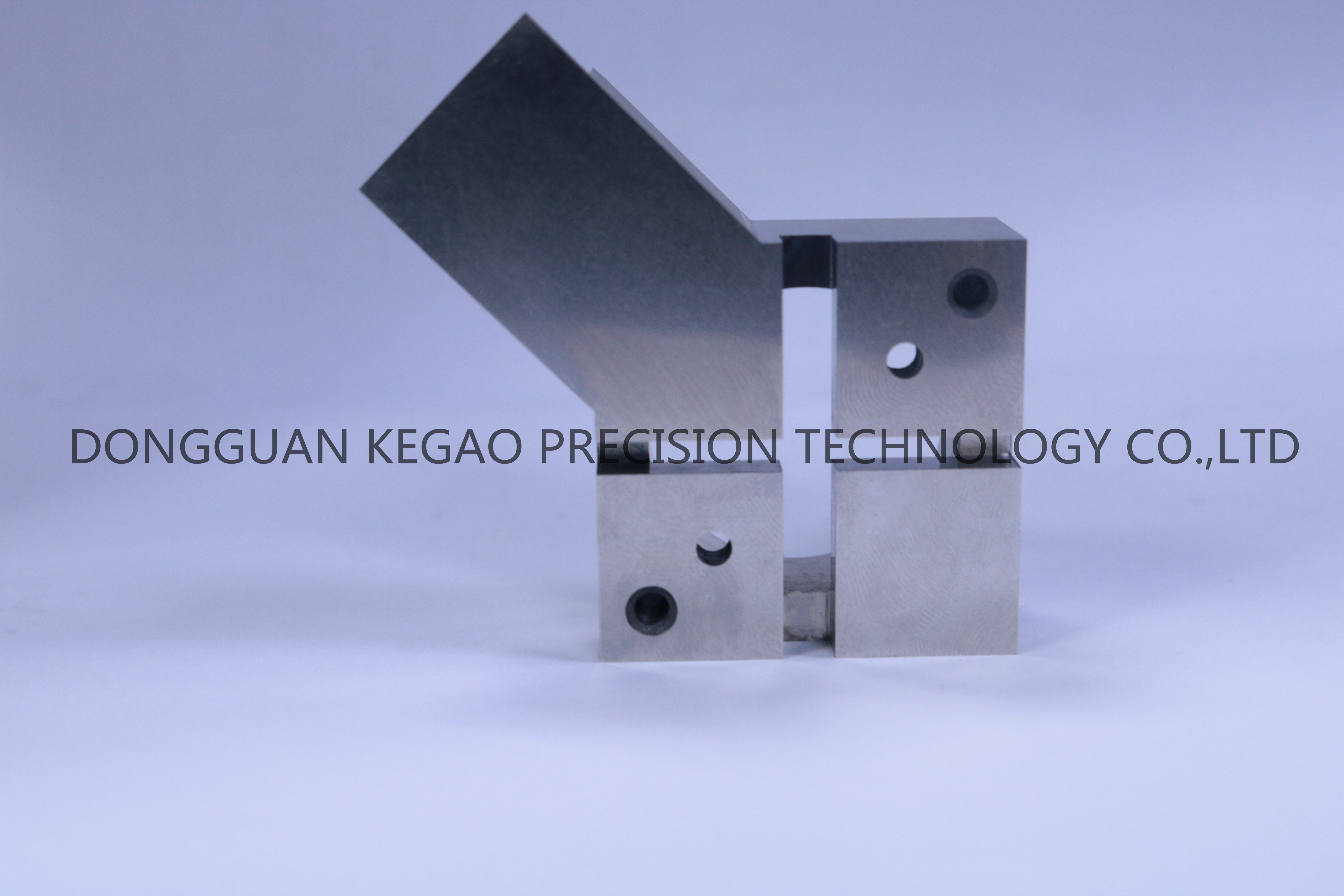 0.003mm Accuracy Metal Injection Molding Parts SKD11 Material 52HRC Block