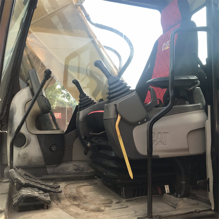 2021 Good Condition Japan Original 20 Ton Used Crawler Excavator CAT 320D2 in Shanghai