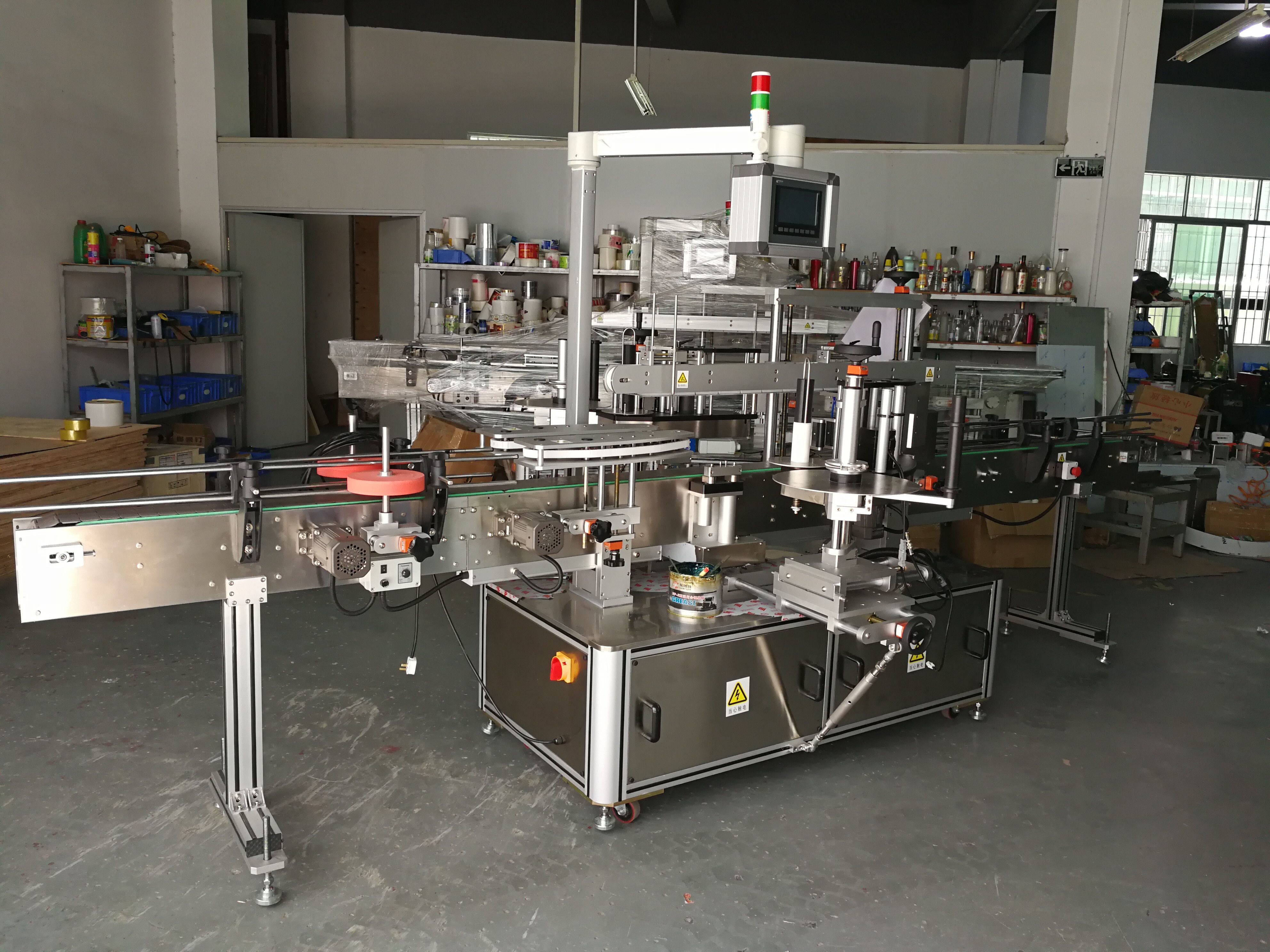 Oval Bottle labeling machine two stickers on bottles 5000B/H - 8000B/H Capacity per hour