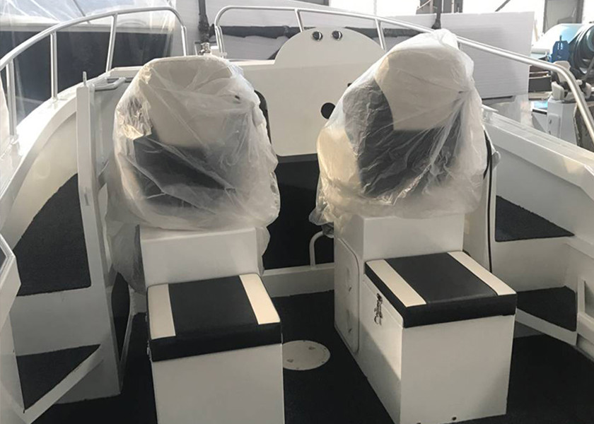 2.4m Beam Aluminum Center Console With Targa Offshore Yacht Corrosion Resistance