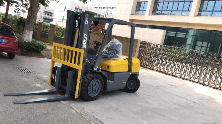 LTMG 3.5 ton diesel forklift truck with mechanical transmission and cabin