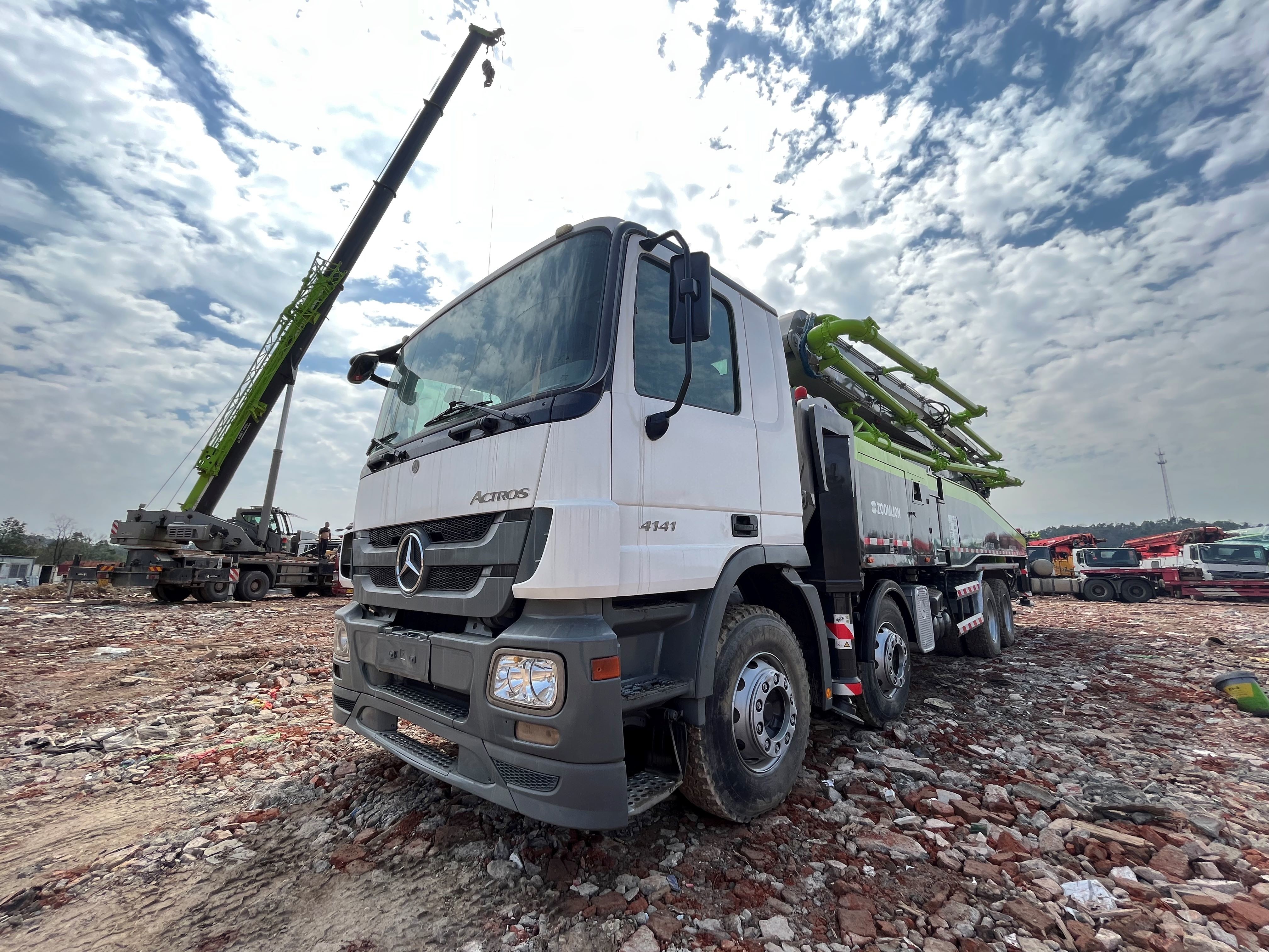 Refurbished 2013 ZOOMLION 52m Concrete Pump on Mercedes-Benz for sale