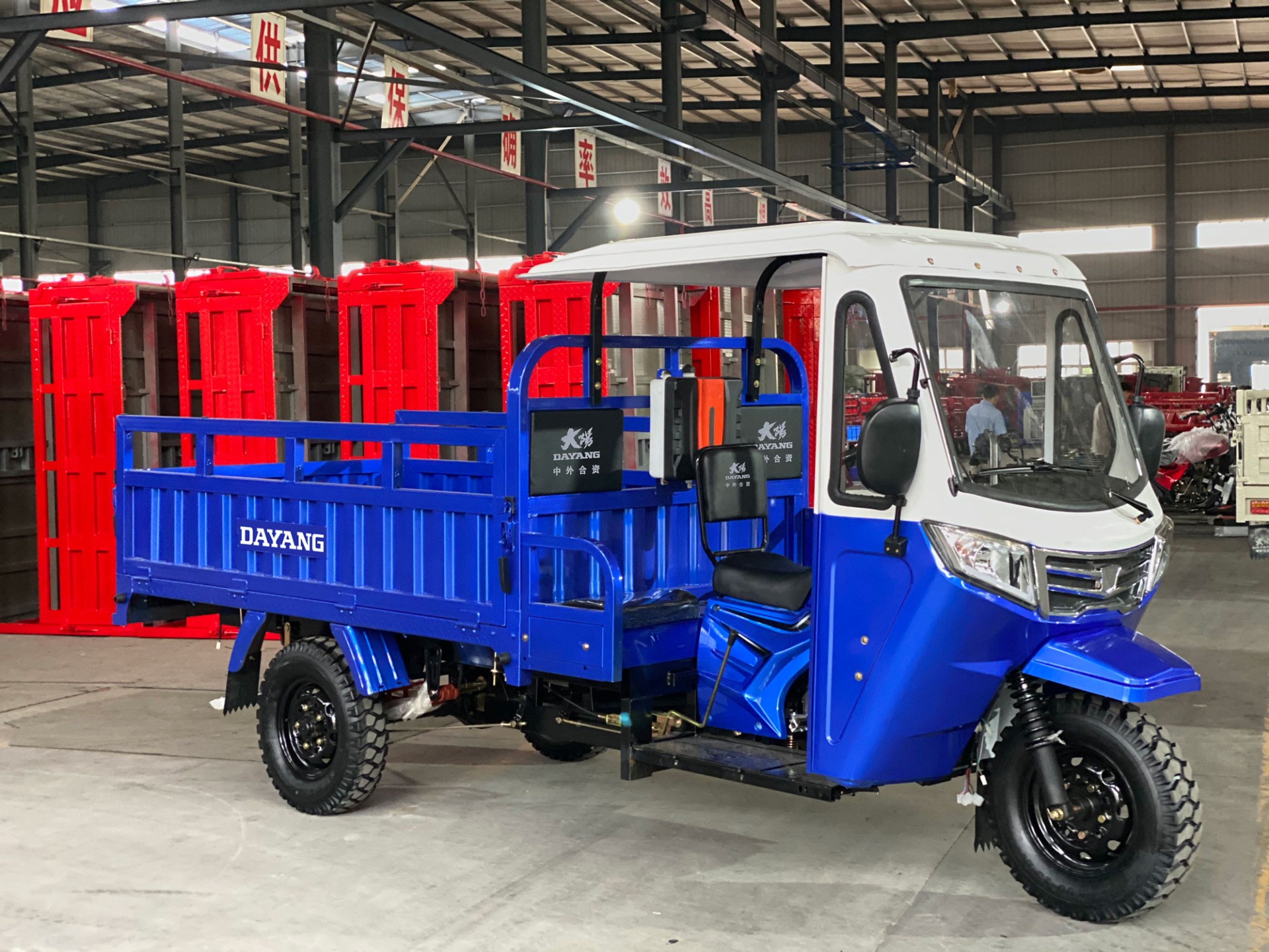 12V Semi Cabin power Passenger And Cargo Gasoline Trike for Cargo Transportation