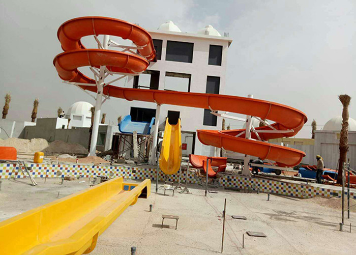 Safety Fiberglass Spiral Theme Park Water Slide For Entertainment Experience
