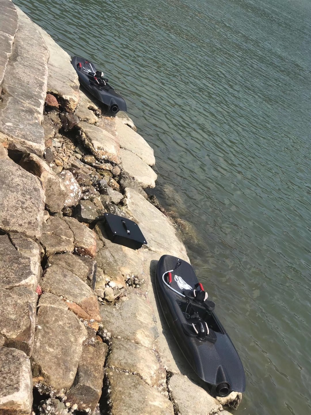 52km Per Hour 120kg Seashores Carbon Fiber Surfboard