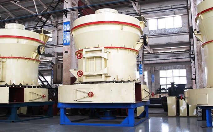 Vertical Raymond 82r/min Ore Grinding Mill Machine