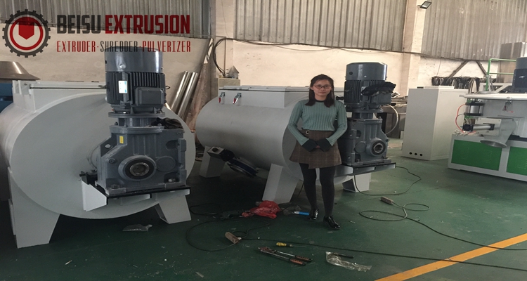 800L High Speed Heating 1800kg/H Mixer Blade