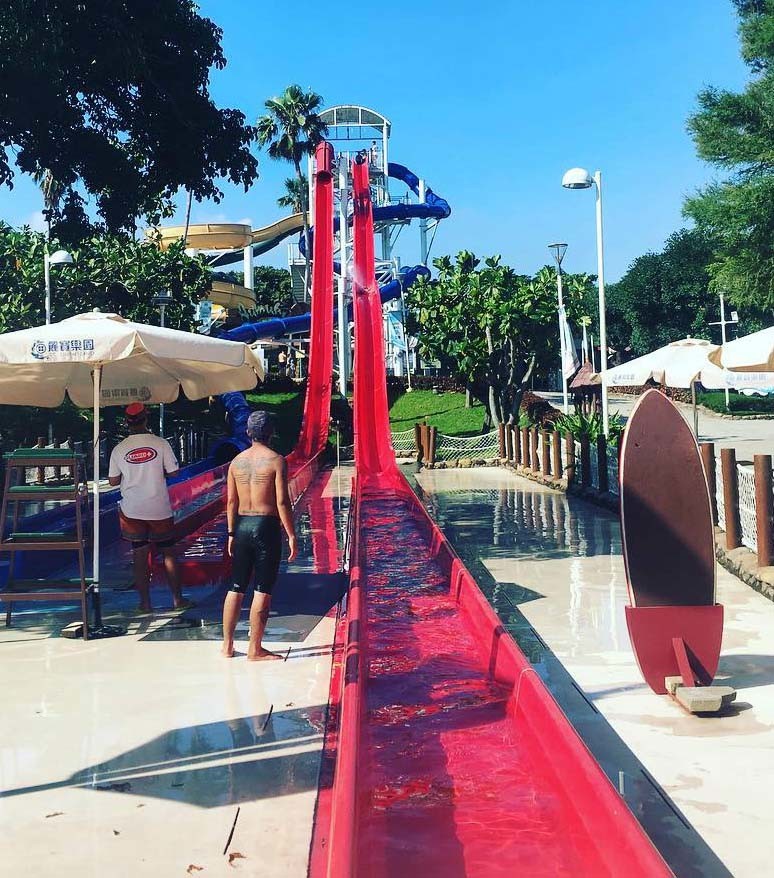 Fiberglass Water Park Slide Single Rider Space Bowl Water Slide 12m Height