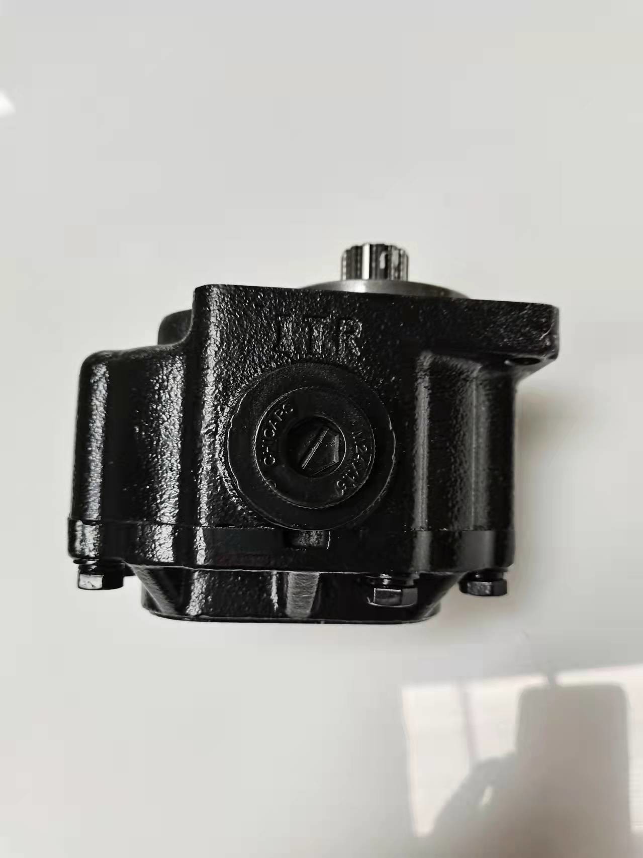 NT 1161071100 Gear Pump / Dump Truck Bulldozer Pump in & out oil ports same sizes black