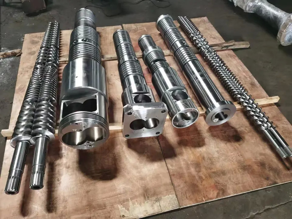 65 / 132 80 / 156 92 / 188 Conical Twin Screw Barrel Bimetallic Or Nitrided Treatment