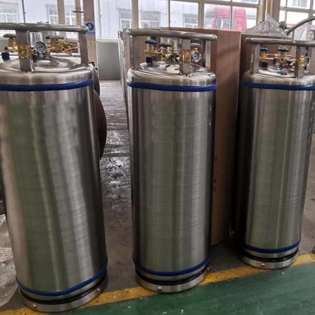 Liquid Oxygen Nitrogen Argon CO2 Storage Cryogenic Gas Cylinder 1.37 MPa