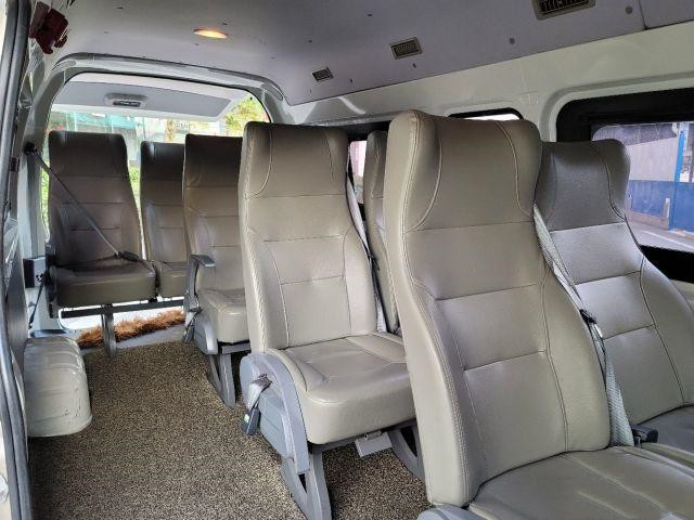 Kinglong Hiace Used Mini Coach 14 Seats Gasoline Engine 2017