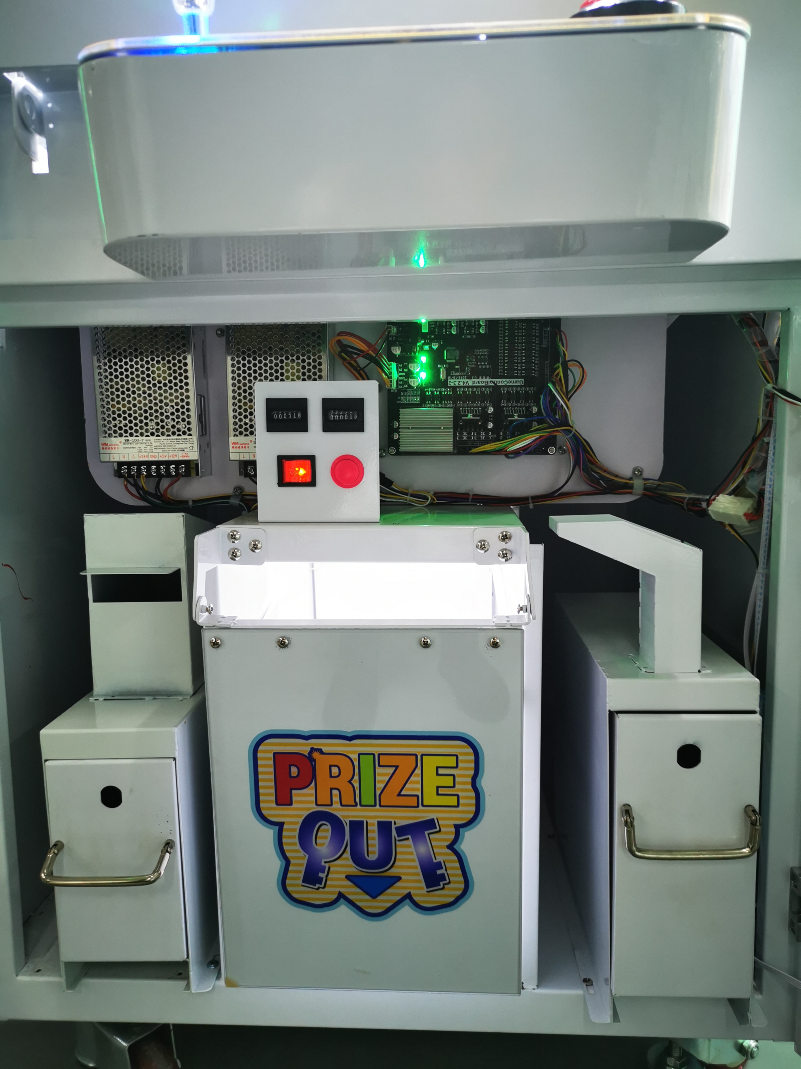 Shoe Store Gift Prizes Key Master Vending Machine the Key Master Challenge Win Prizes Keymaster Arcade Games