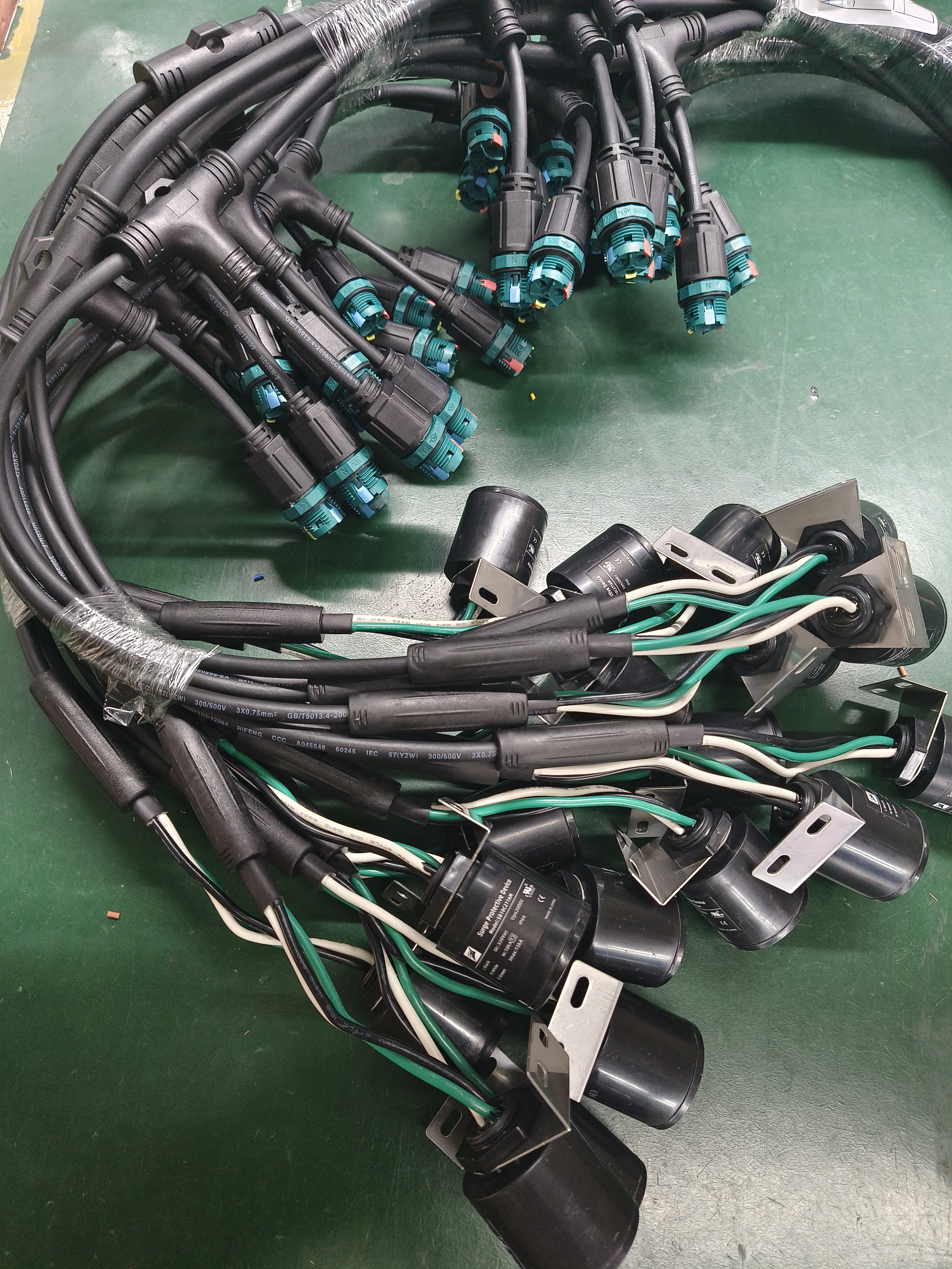 mc4 male and female connectors