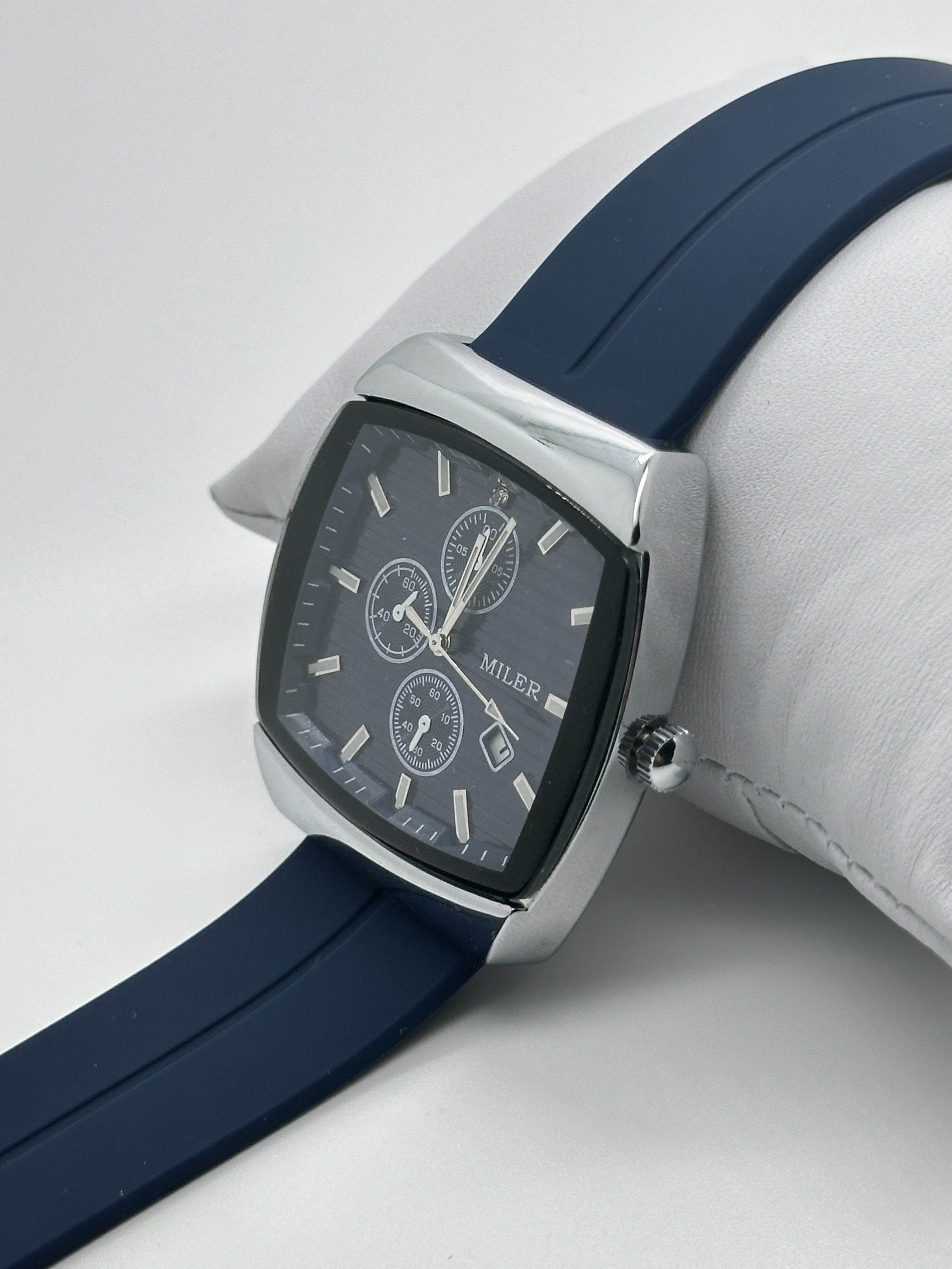 Supplier Hot Selling Man Watch Custom Logo for Promotion Stock Item from China