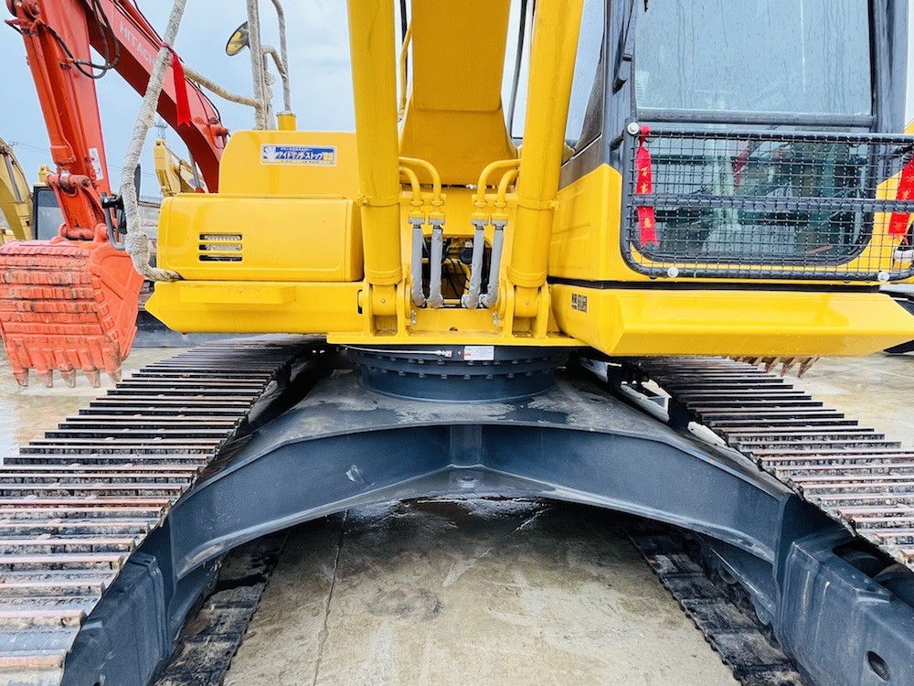 Second Hand Komatsu PC220-8 Hydraulic Crawer Excavator Backhoe Used 22 Ton Digger Construction Machinery