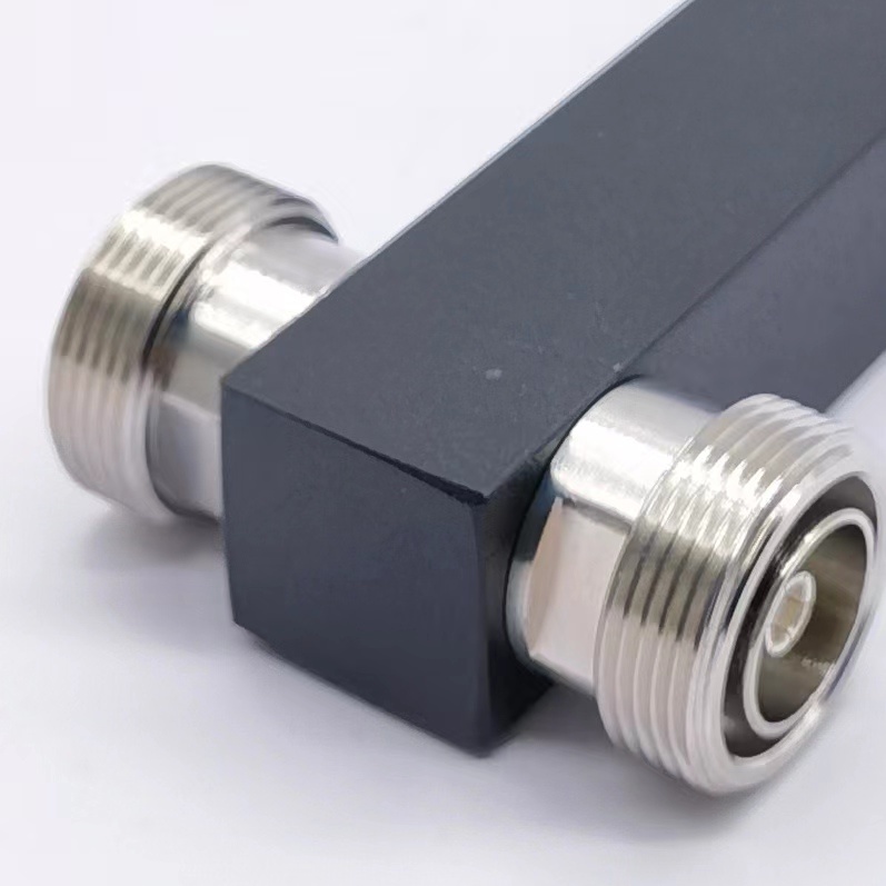 High Quality RF 2 Way Power Splitter 10W Highfrequency Range 350-3800MHz with SMA Female Connector Type Widely Used for Base Station