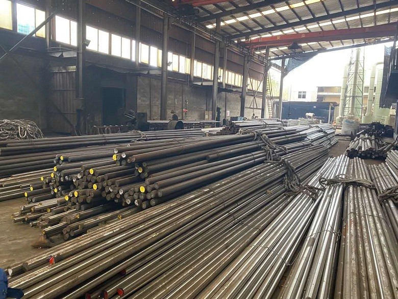 EN10028 E355 Material Alloy Steel Seamless Pipes Heavy Wall Tubes Round Shape