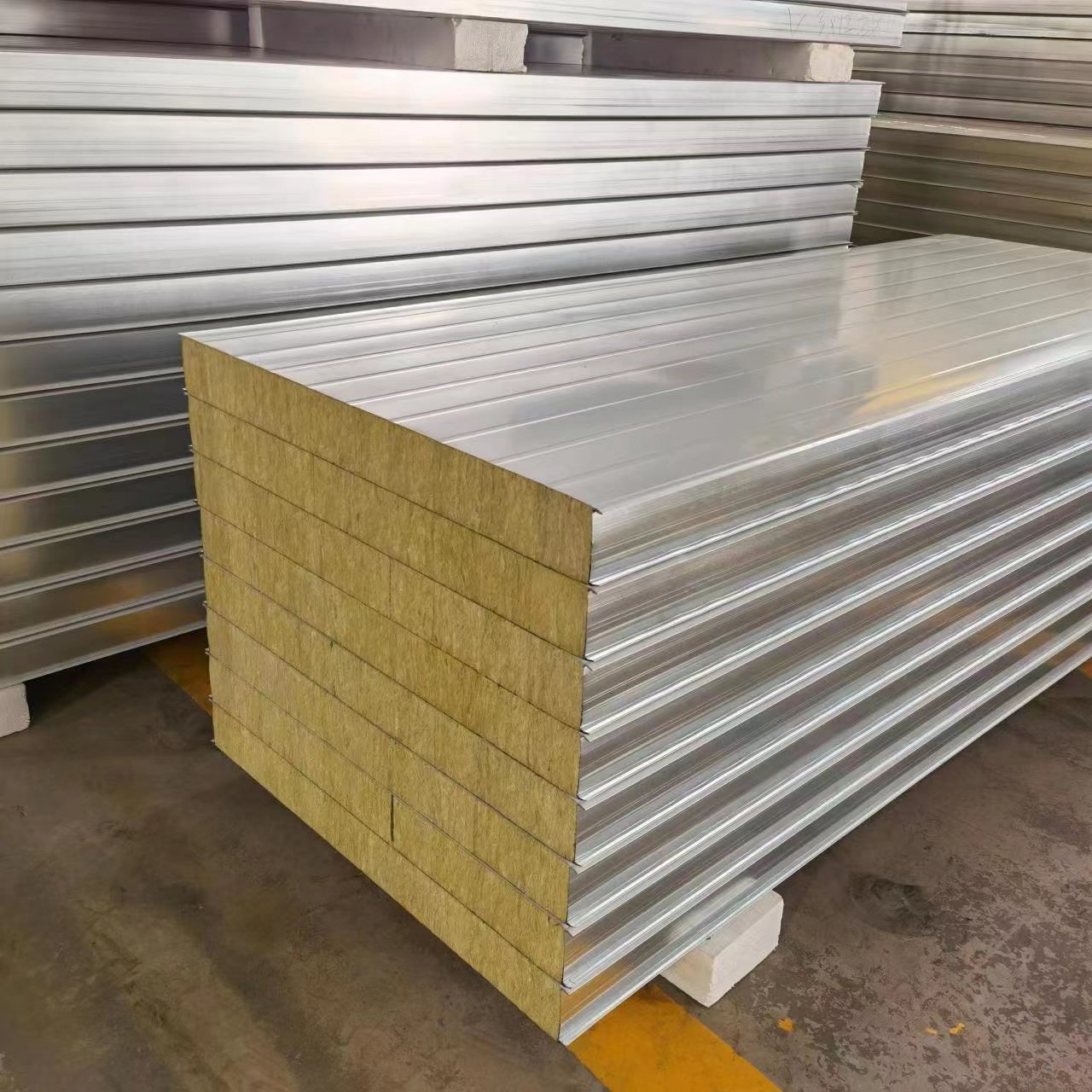 Walls Roofs Rock Wool Sandwich Panel 50-70kg/M3 Rockwool Sound Insulation Panels