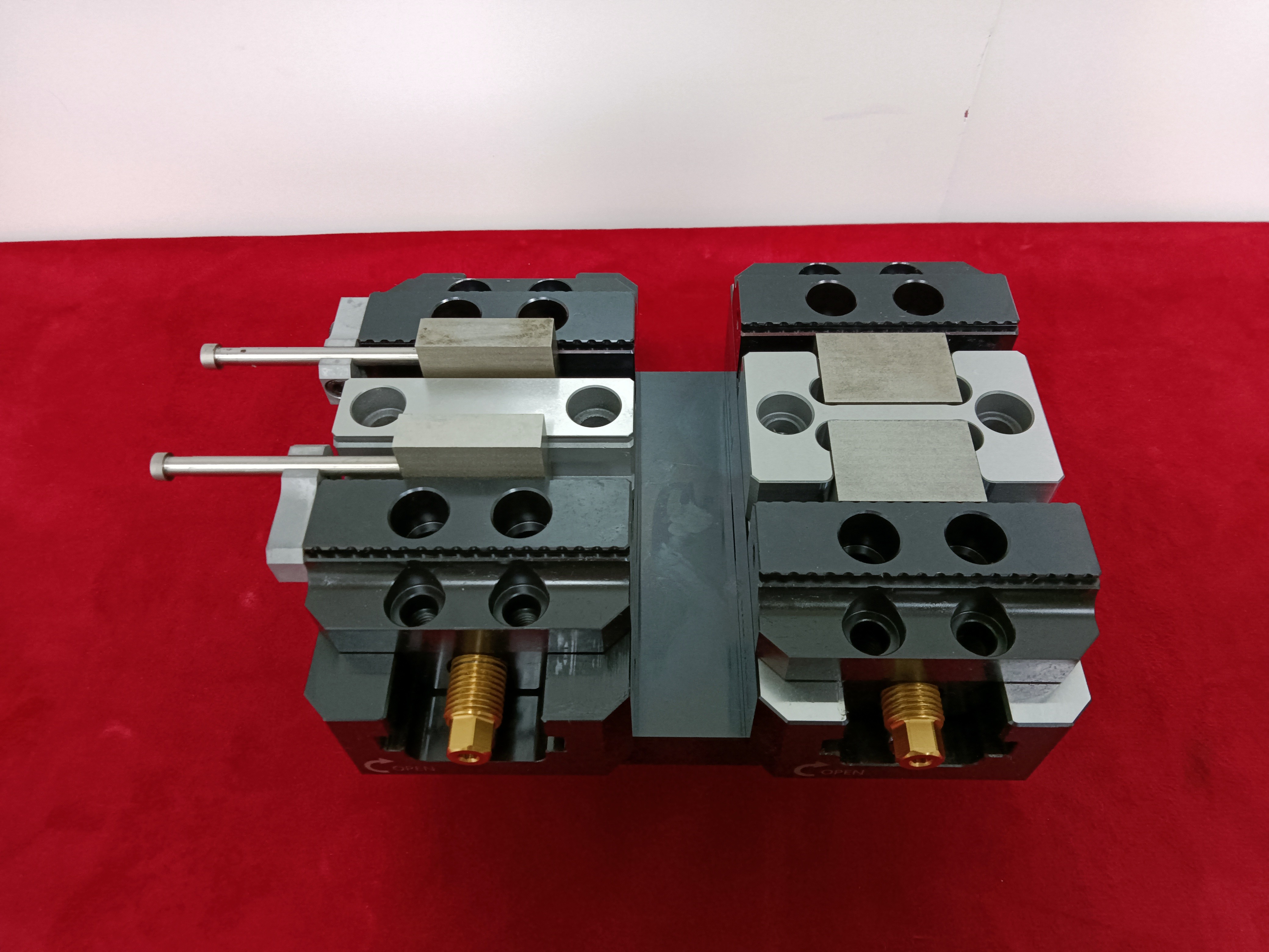 Flexible 4th Axis Fixture / Axis Vise For Cnc Milling Machine 75150D