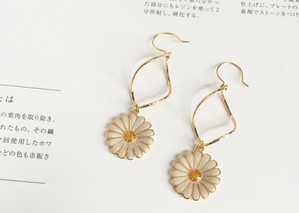 Painless Metal Daisy Long Pendant Charm Earring Clips 14K Rose Gold For Wedding