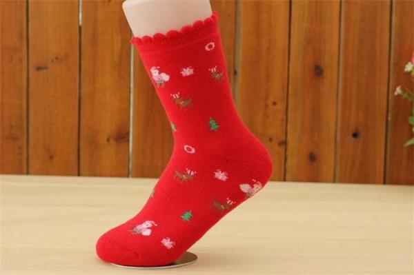 Elegant cute cartoon christmas patterned design thick OEM cotton dress socks for