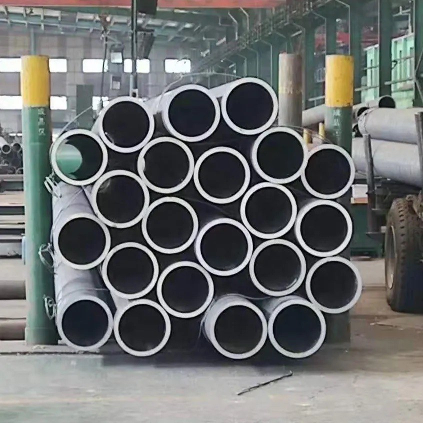 API Fluid Galvanized Seamless Steel Pipe 50mm Structural With Threaded Ends