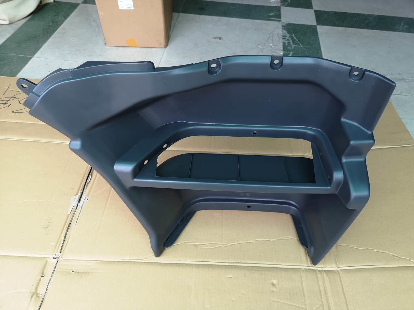 CYZ CYH ISUZU Body Parts 8981579340 Plastics Panel Two Layer Side Foot Step Closing Aluminum