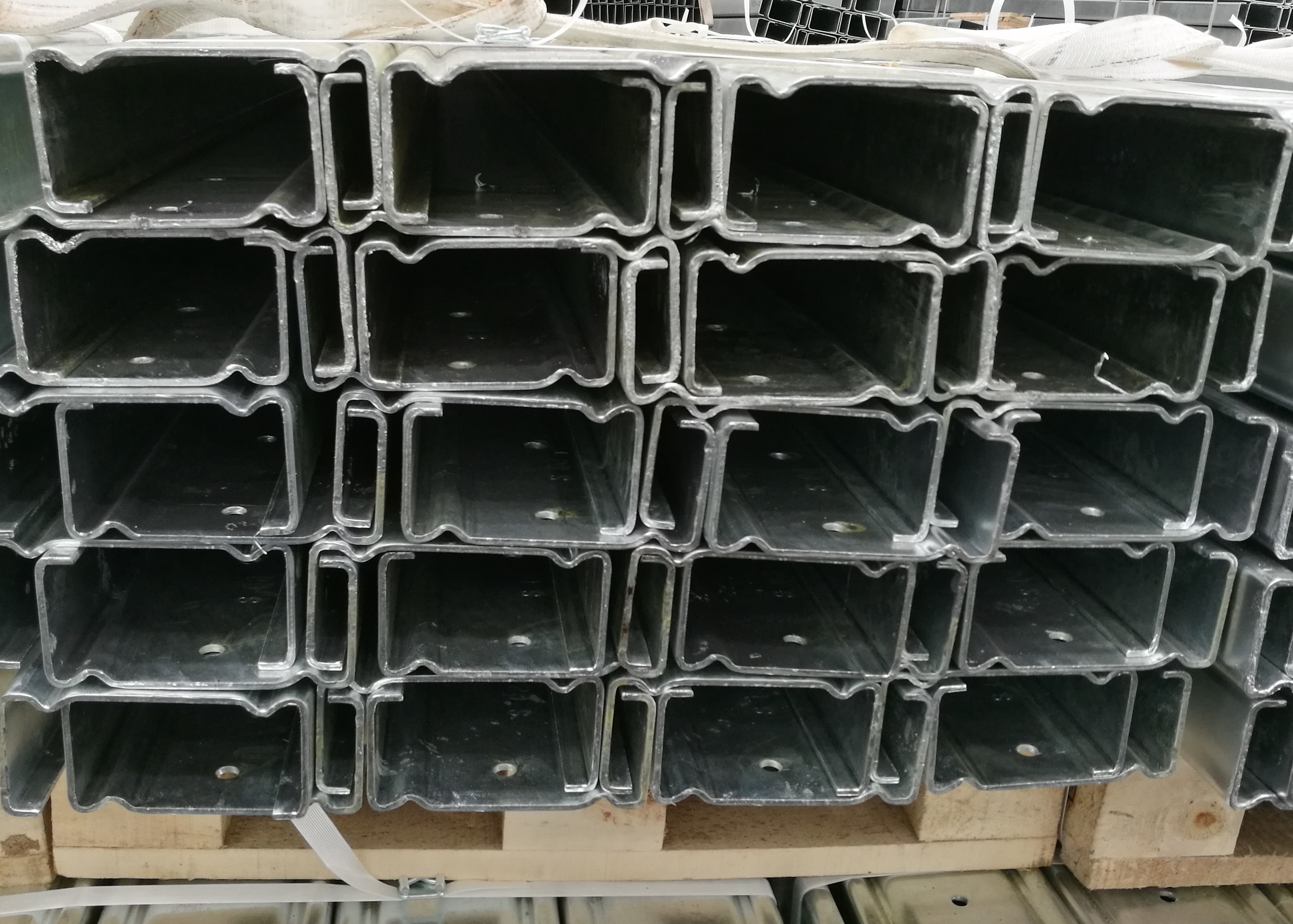 Customized Sizes Highway Guardrail Post C Type Hot Rolled Carbon Steel