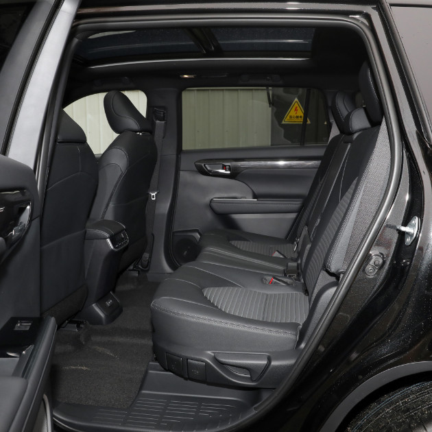 TOYOTA CROWN KLUGER, 2.5L HEV four-wheel drive premium version 5 Door 7 Seats suv