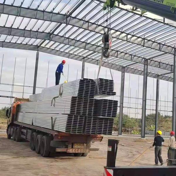 Industrial Steel Portal Frame Building , Recyclable Steel Structure Residential