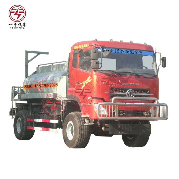 Dongfeng 4x4 Fuel Tanker Truck with 5 Forward Shift Number and Manual Transmission
