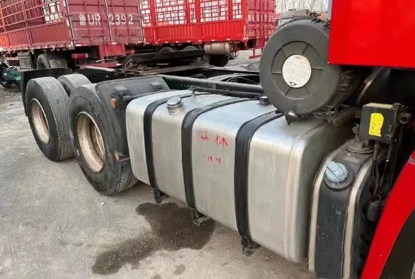 Used Tractor Trailers High Roof Cabin Weichai Engine 500hp 6×4 SHACMAN D'LONG X3000 Tractor Truck