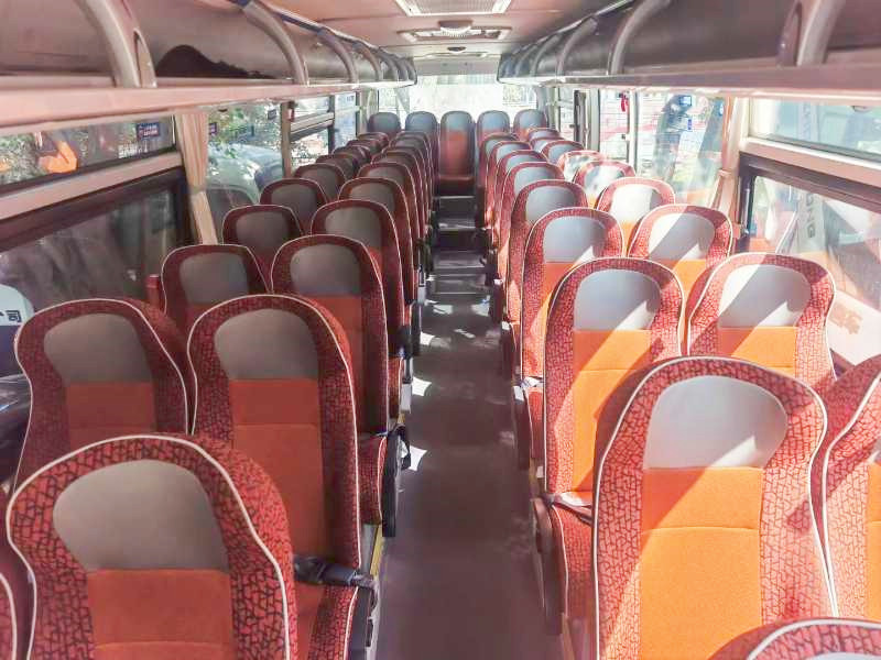 Used Tour Bus ZK6110 49 Seats Passenger Bus Rear Engine Yutong Coach Buses