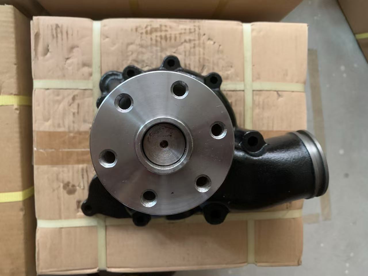 6SD1 Isuzu Water Pump 1-13650002-3 1-13650-008-1 1-13610-676-1 Hitachi Excavator EX300-5 Isuzu 6SD1 6SD1T 6SD1-T
