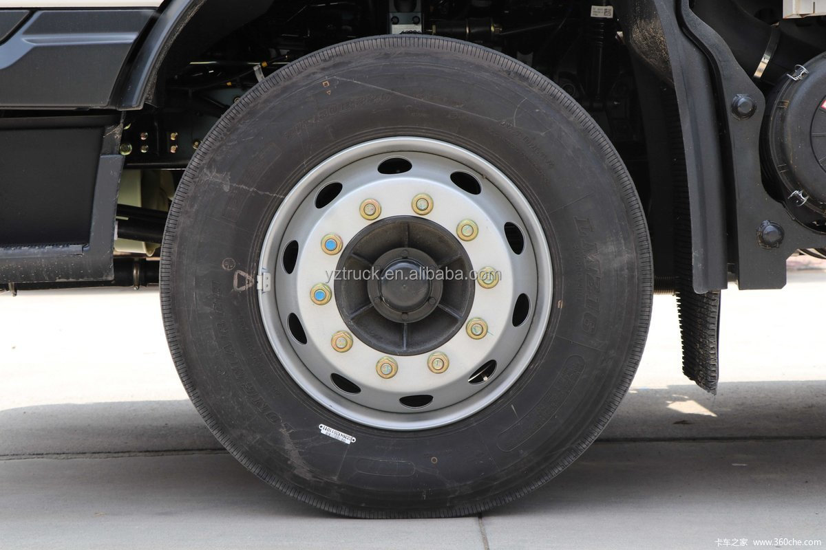 Dongfeng 260HP 4x2 Winspan Cargo Trucks With 9800X2450X2600 Cargo Tank Dimension
