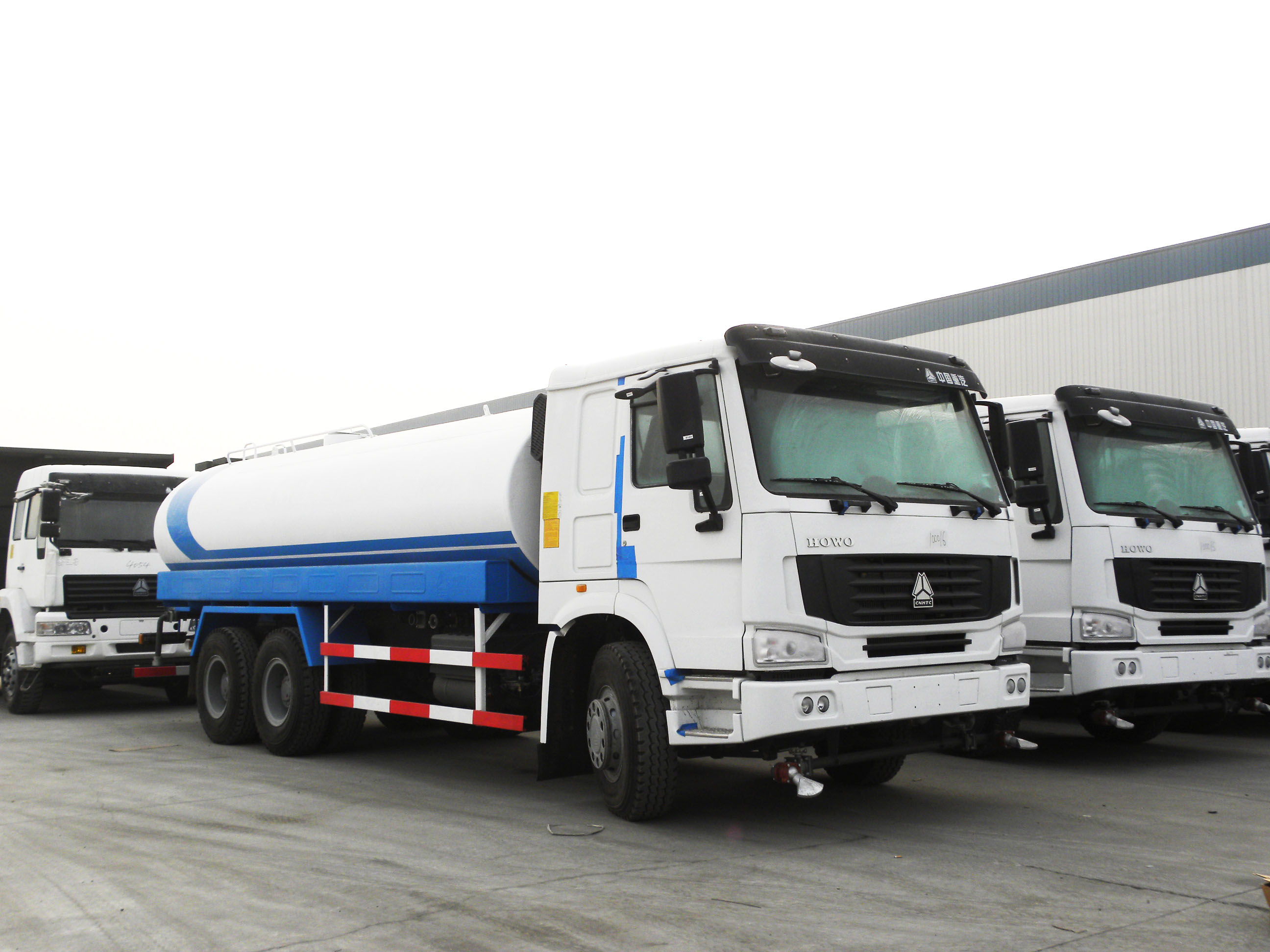 SINOTRUK HOWO 6*4 10wheeler spraying vehicle 20m3 water tank truck