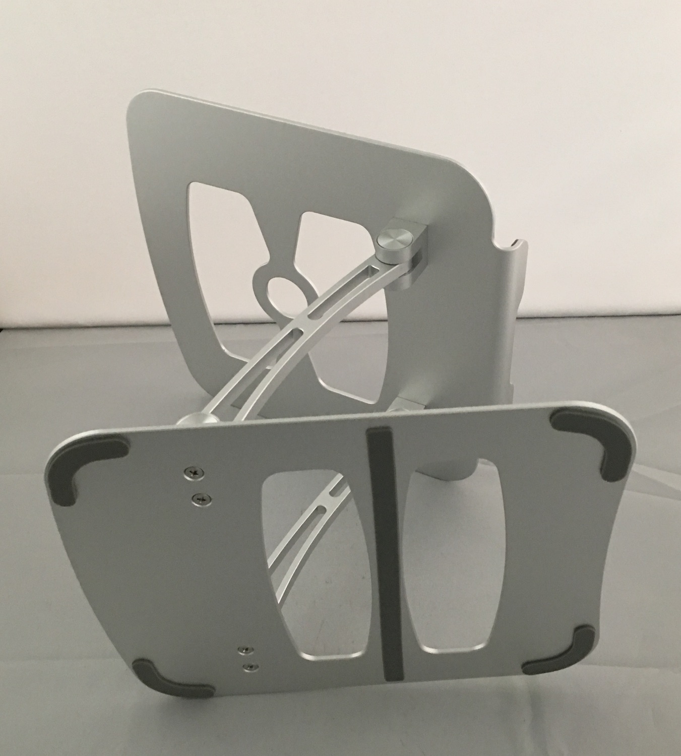 Custom CNC Lathe Machining Metal Laptop Stand Aluminum Cell Phone Stand 3.0mm