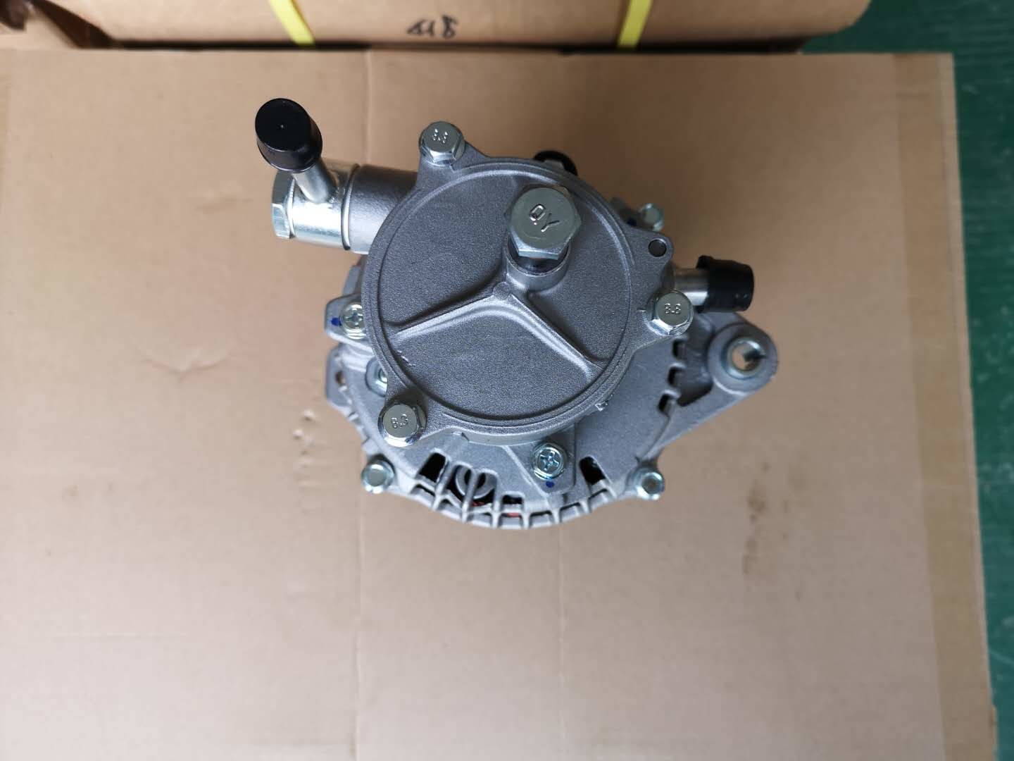 24V 80A Generator 8973515741 Engine 4HF1 4HG1 4HJ1 With Vacuum Pump 2 Pins Plug Aluminum Body Parts